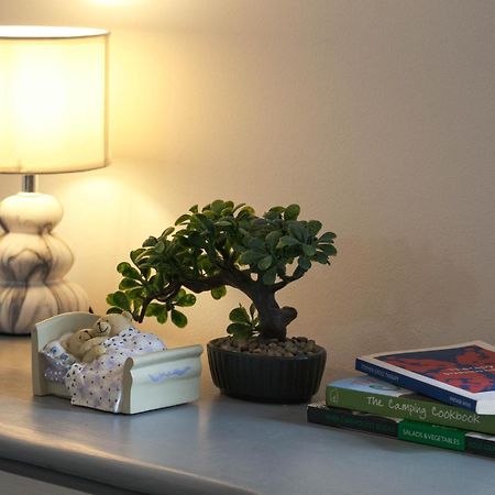 Bournemouth Beachfront Retreat 3 Bedroom 3 Bathroom Seaside B&B With Free Parking Exterior photo