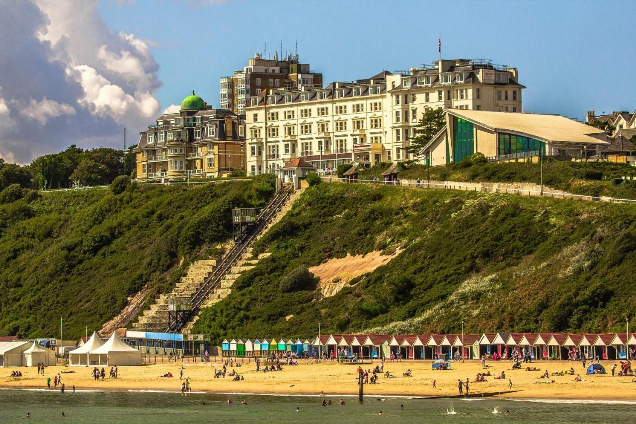 Bournemouth Beachfront Retreat 3 Bedroom 3 Bathroom Seaside B&B With Free Parking Exterior photo