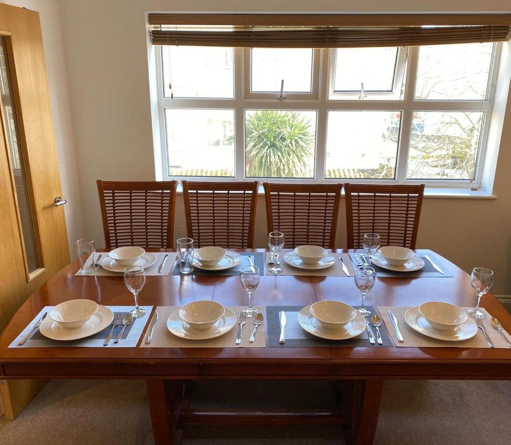 Bournemouth Beachfront Retreat 3 Bedroom 3 Bathroom Seaside B&B With Free Parking Exterior photo